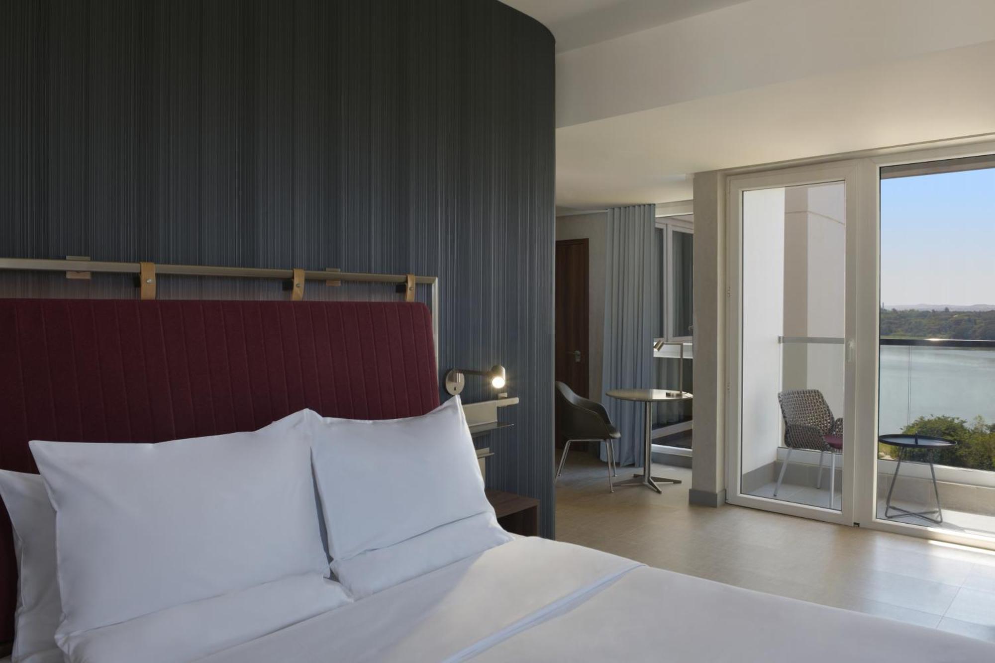 Novotel لوبومباشي المظهر الخارجي الصورة